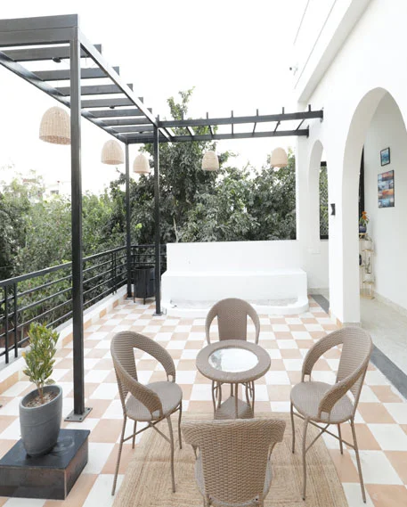 Sitting Area Image 1