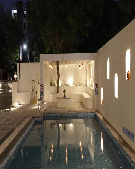 Swimming Pool Image 4